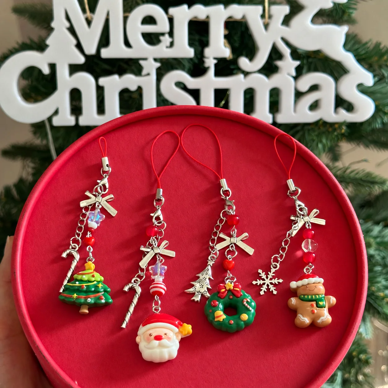 Christmas Pendant Cute Holiday Pendant Santa Claus Keychain Vivid Christmas Wreath Keychain For Handbags Keys Cars