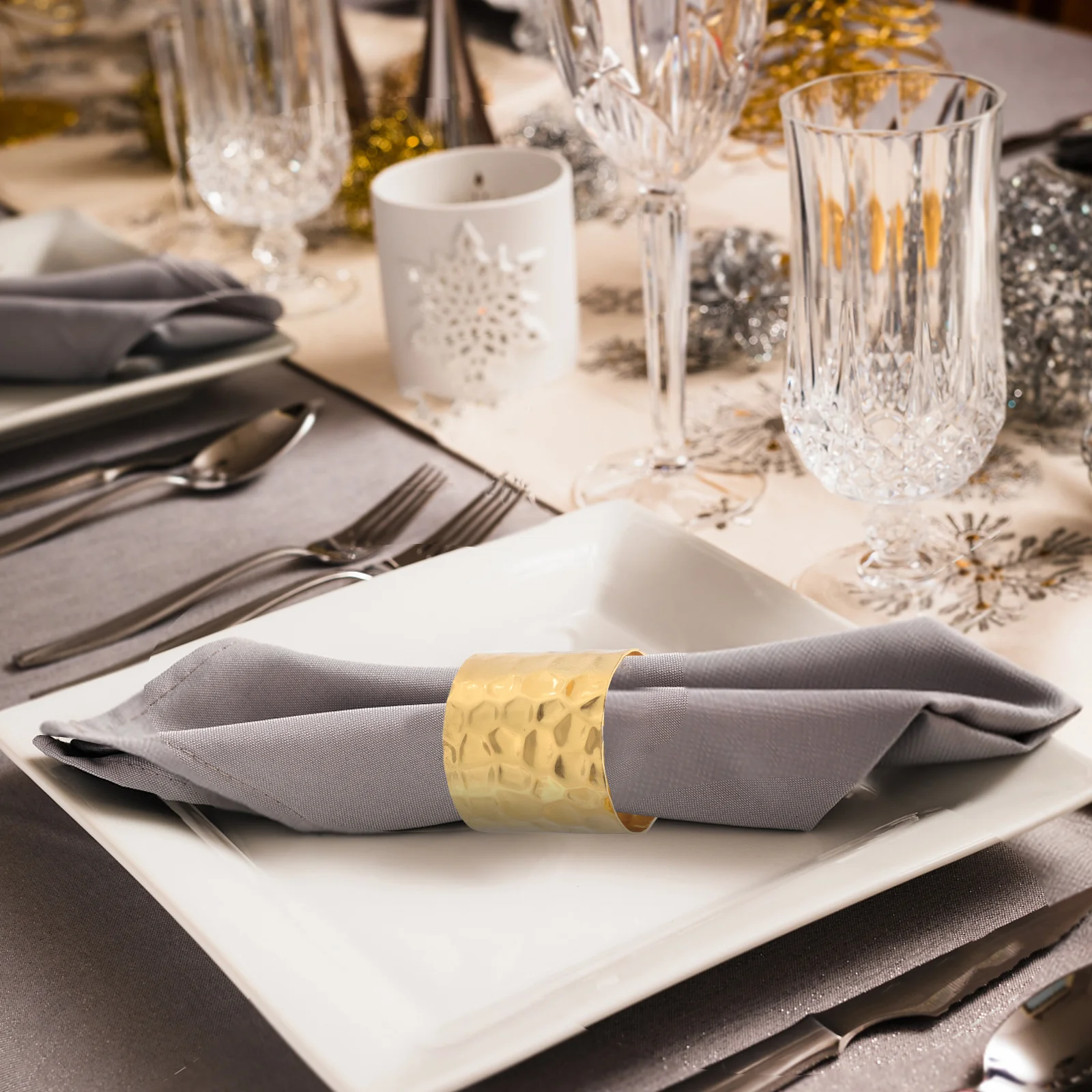 

12Pcs Metal Napkin Holders Sophisticated Artistic Touch Portable for Family Gatherings Parties Banquets Decor Metal Napkin Rings