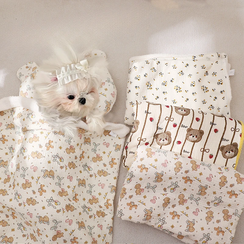 Dog Winter Blanket Floral Plush Splicing Pillow Warm Plush Blanket for Sleeping in Winter Small Dog Soft Dog Accessories