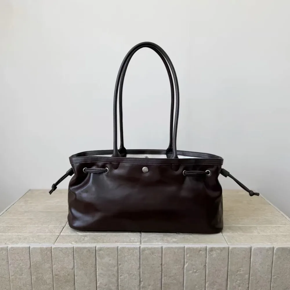 Niche Casual Tote Bags and Versatile Commuter Light Luxury Pleated Oil Wax Leather Handbag Unique and Fashionable Texture
