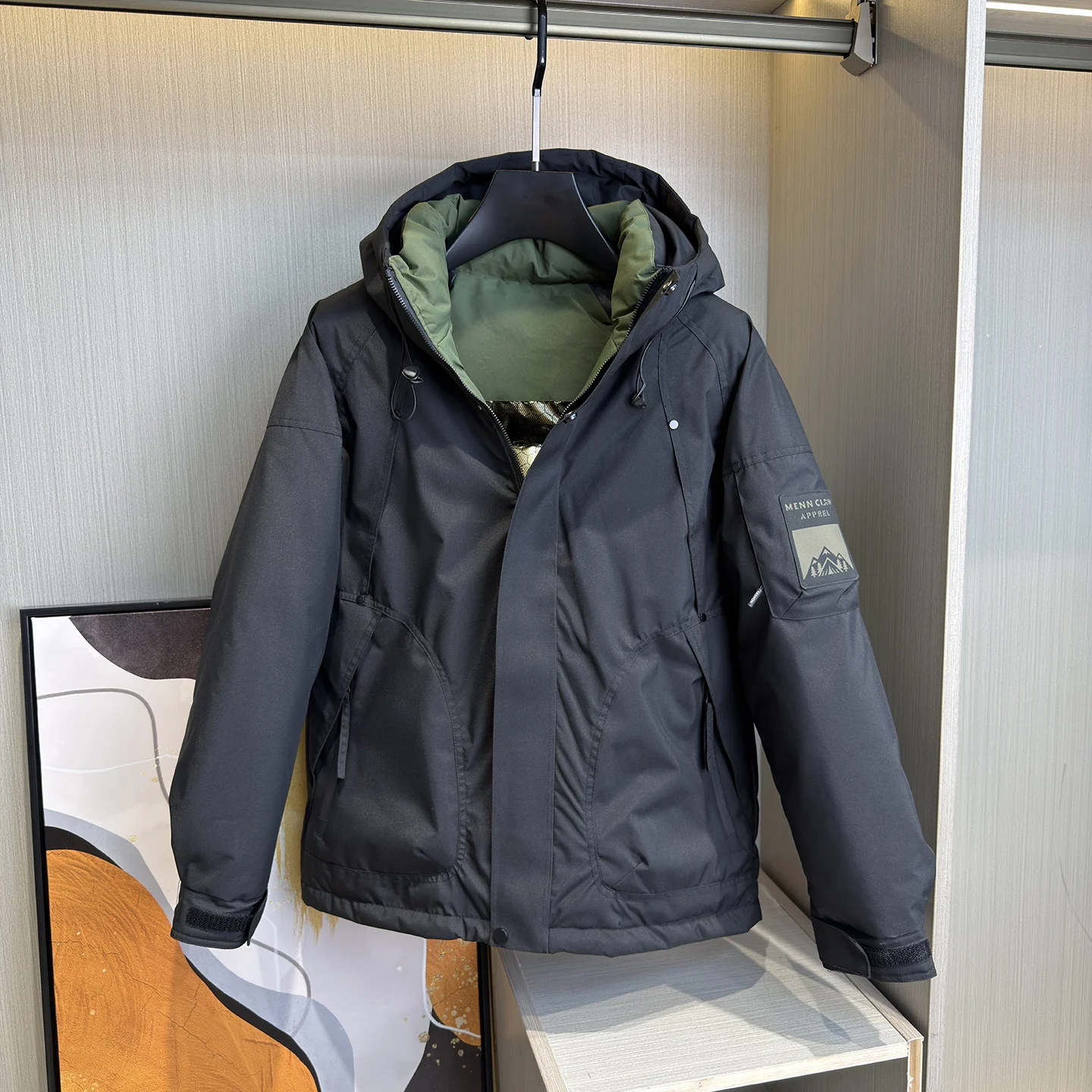 

Thickened Outdoor Cotton Jacket for Men with Hood Multiple Pockets Fashionable Loose Outerwear Warmth And Style Combined