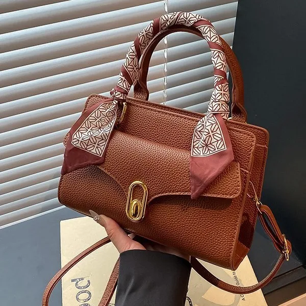 

Новая модная портативная маленькая квадратная сумка, женская повседневная универсальная сумка на плечо, модная косая сумка на плечо