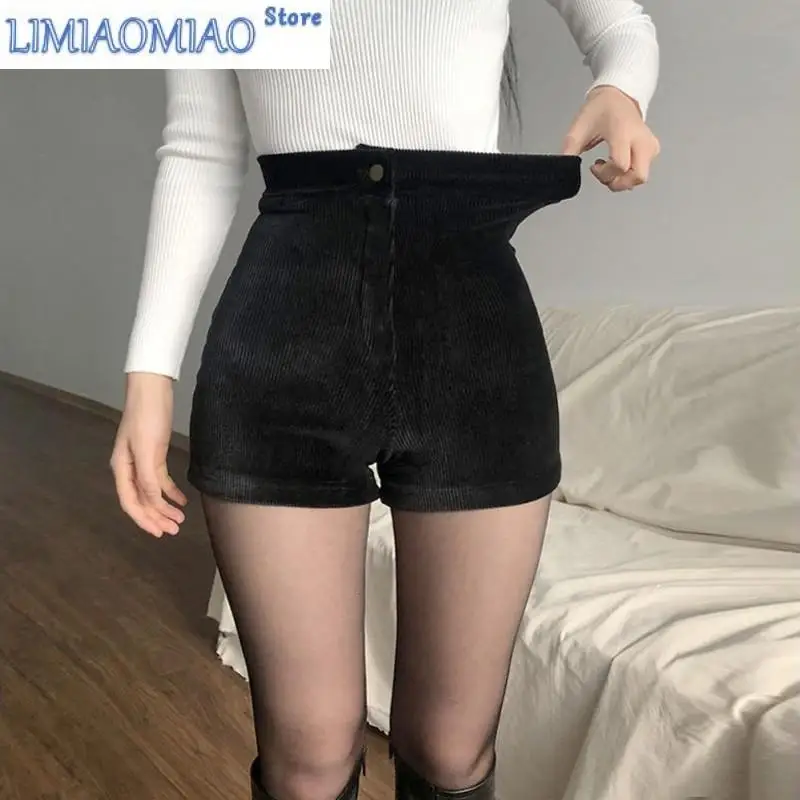 Neue sexy schwarze pu Mode lässig Sommer Shorts Frauen Kleidung Kunstleder Goth hoch taillierte Damen Shorts heiße Frau kurze Hosen