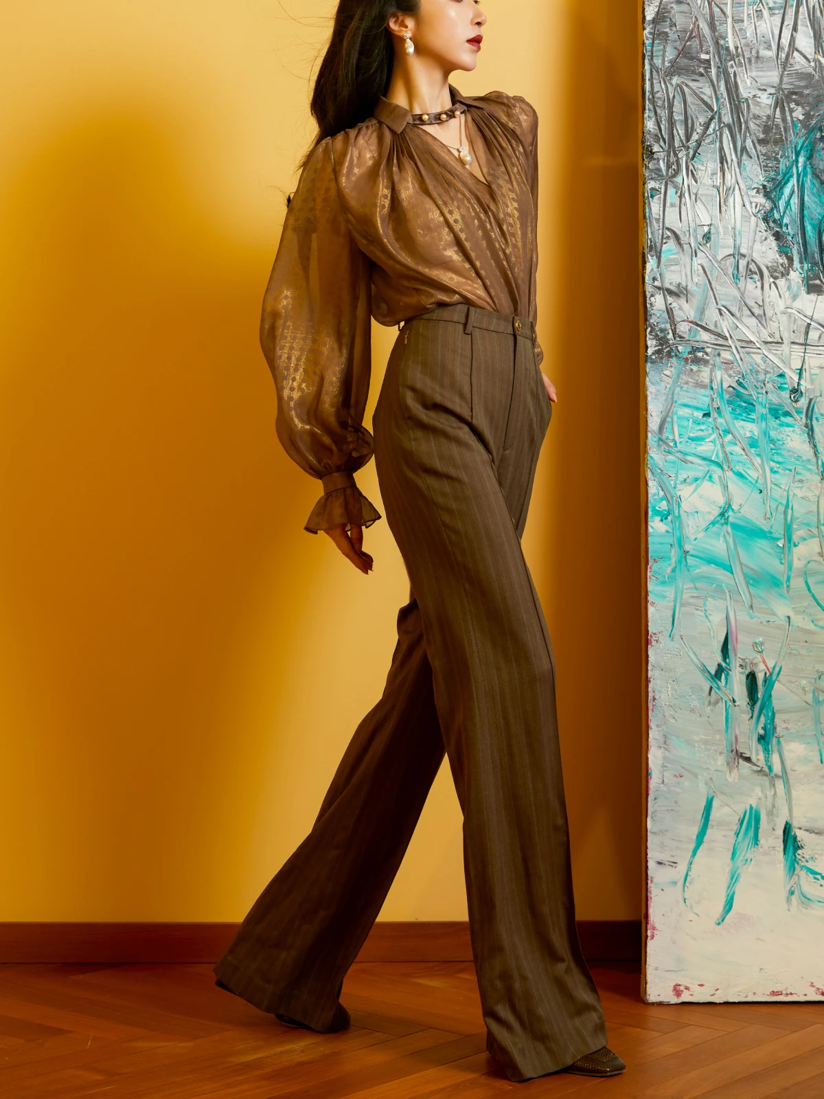 

Современные повседневные брюки с высокой талией и широкими штанинами из шерстяной ткани, с эффектом стройности и драпировки, доступны в двух цветах из коллекции Xuan ng.