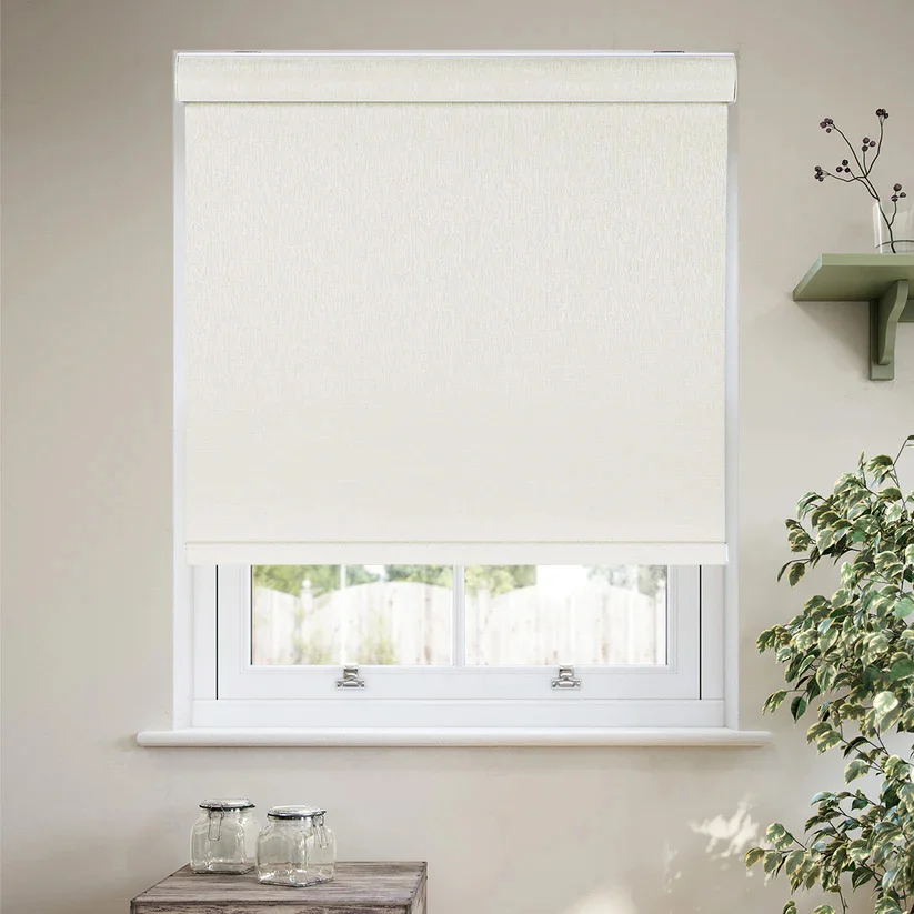 

Customize Blackout Roller Blinds Cordless Design Made Of Nano-Polymer Fabric With Cassette Suitable For Homes Bedrooms