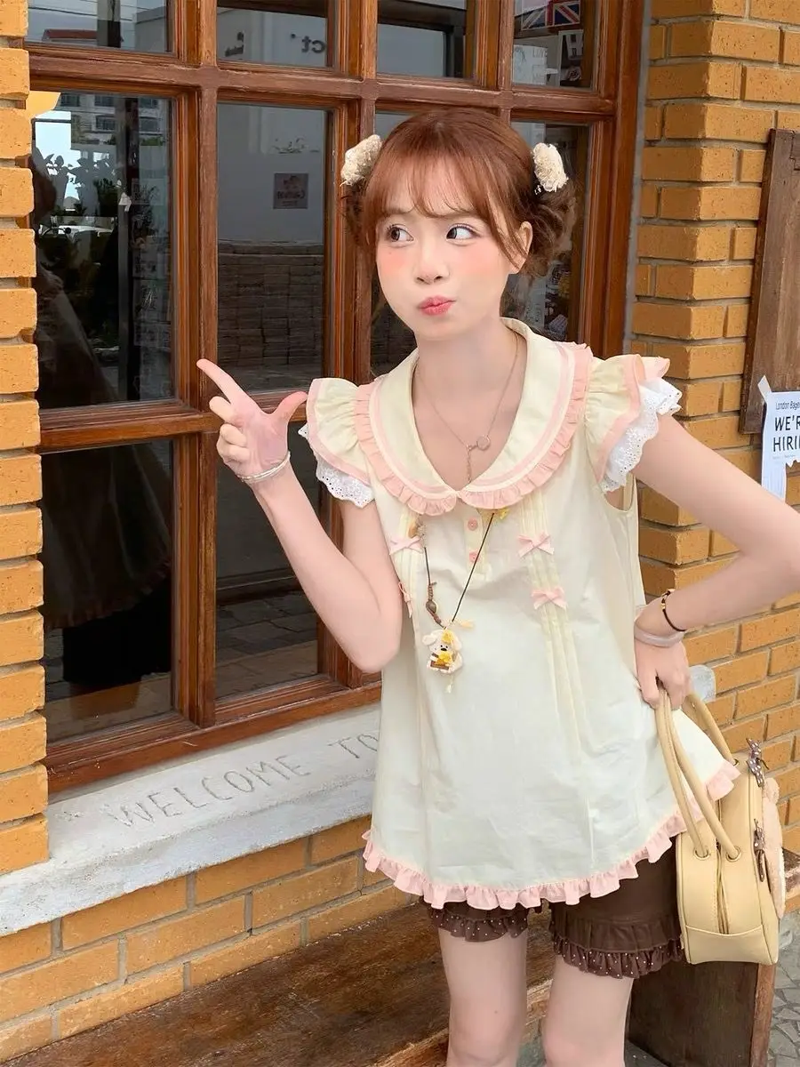 

Японская милая и милая кружевная рубашка с маленькими летящими рукавами, женская новая летняя дизайнерская рубашка с кукольным воротником, свободный топ с короткими рукавами