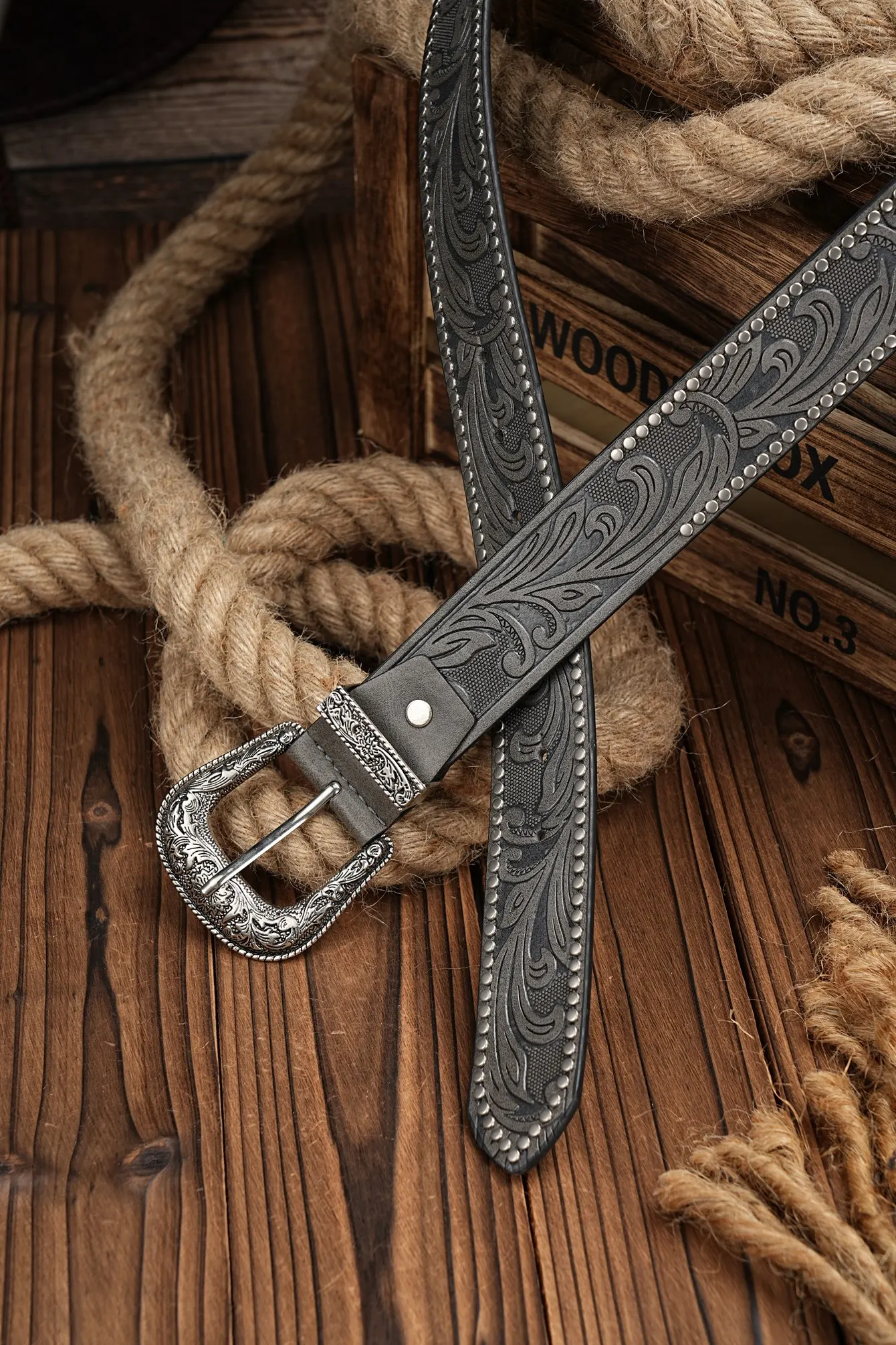 Western Cowboy PU-Ledergürtel – Herren-Hüftgurt, Stier-Dekoration, Blumenmuster, graviert für Jeans – Detail 4