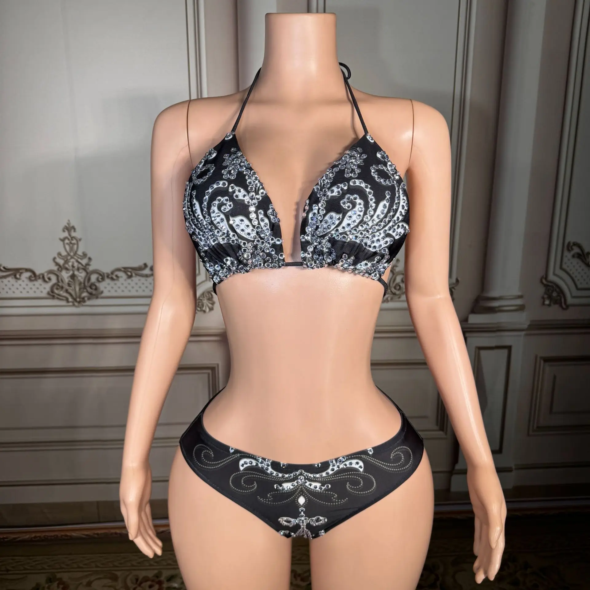 2026 New Style Black Printed Strapless Backless Bikini Silk Dress Set for Summer Beach Vacation Swimwear Set