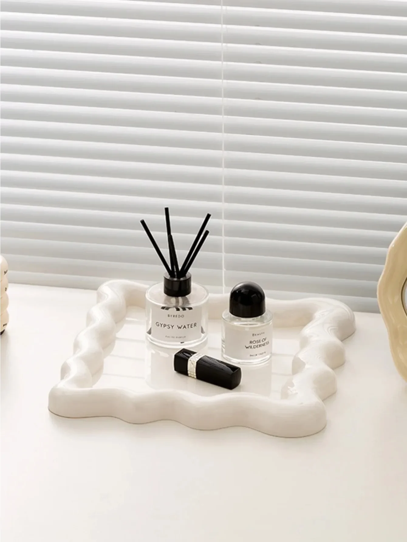 Morden Wave Storage Tray Makeup Storage Plate Square Ripple Tray Jewelry Organization Deskstop Ornament Tea Table Decoration