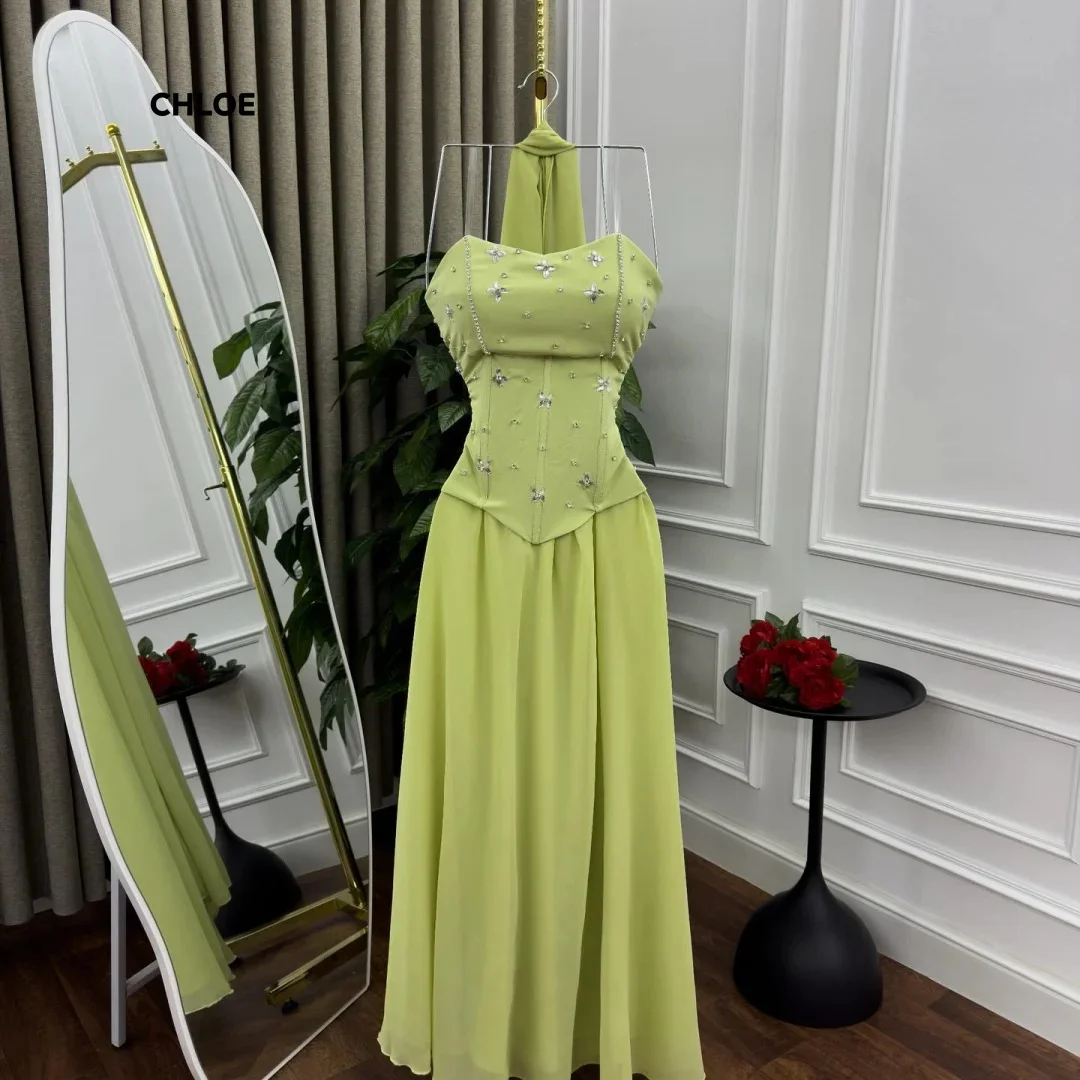 ชุดราตรีสั่งตัดพิเศษ ปี 2025 ชุดหรูสำหรับงานปาร์ตี้ ชุดราตรีผู้หญิง ปี 2025 ทรงเอไลน์ ชุดงานแต่งงาน แขนกุด ผ้าคลุมไหล่ ทรงบอลกาวน์