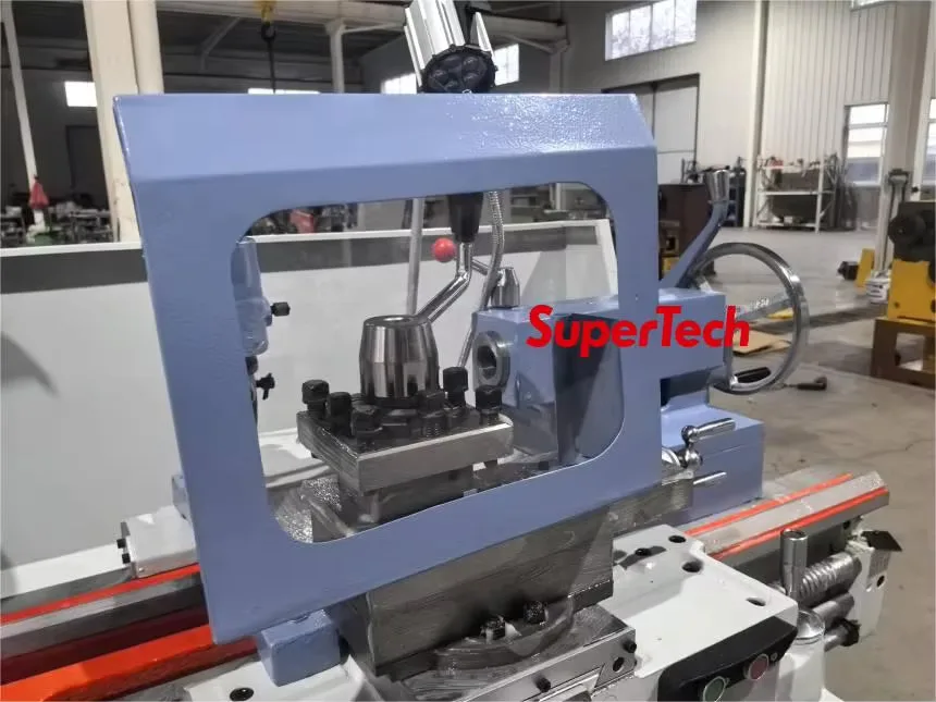 O torno de precisão manual CA50 é adequado para fabricação e processamento industrial de várias peças.