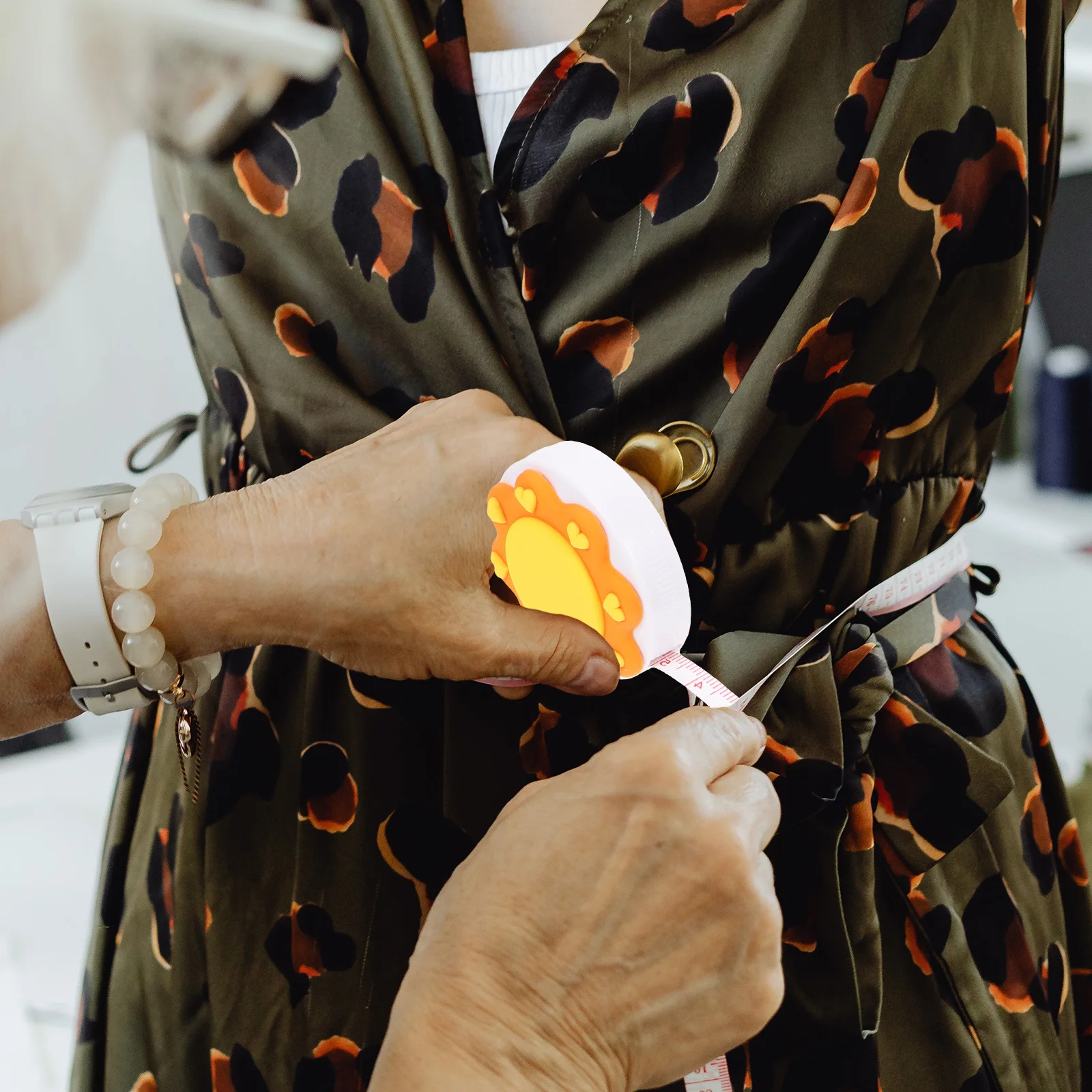 

5pcs Mini Tape Measure Set Retractable Body Measuring Tape Lightweight Dual-Sided For Sewing Tailor Fashion Craft Tools