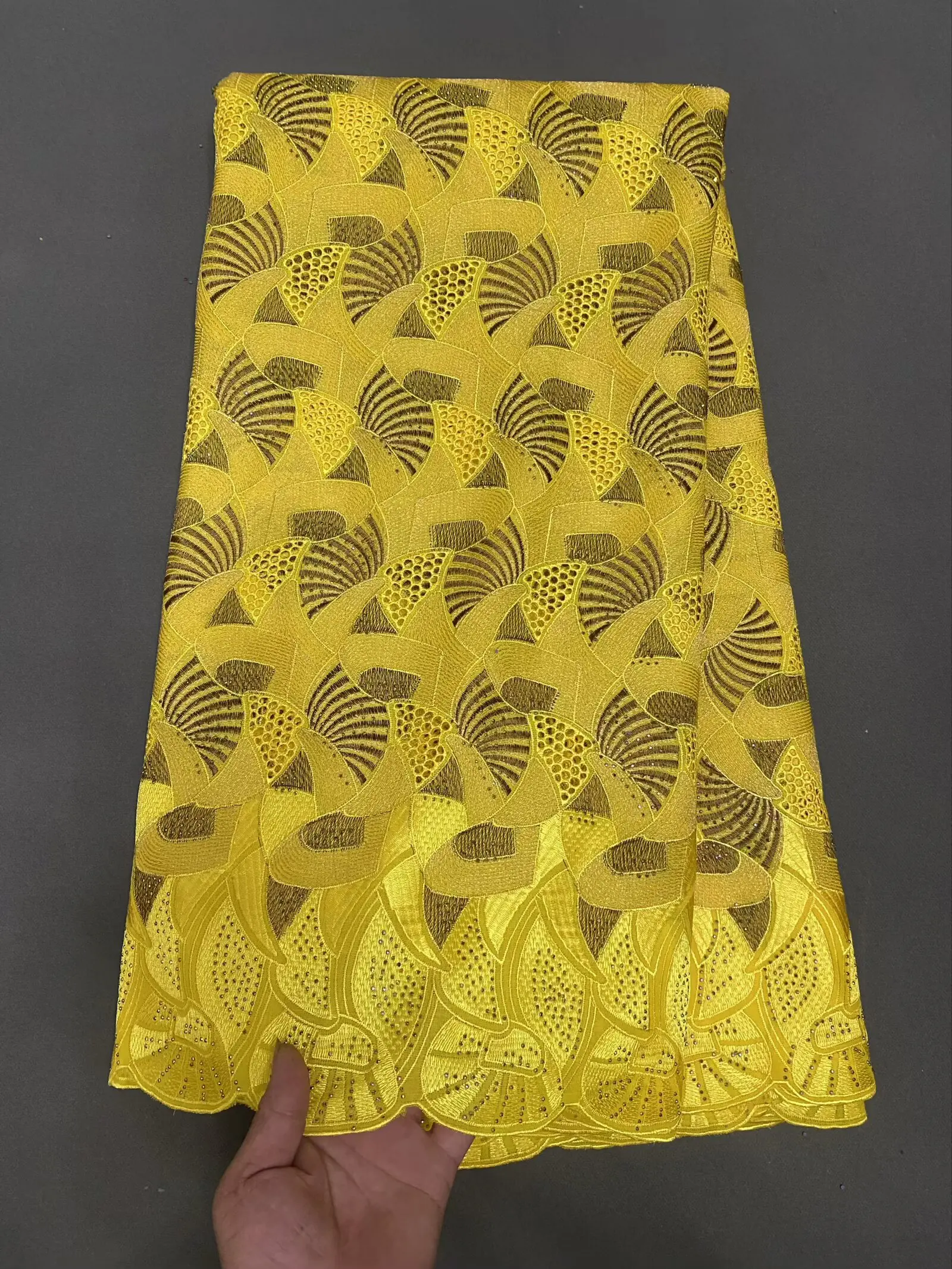 حار بيع أحدث الأفريقي النيجيري فرنسا السويسري أقمشة الدانتيل بالحجارة 2025 الراقية القطن للعروس حفل زفاف خياطة فساتين