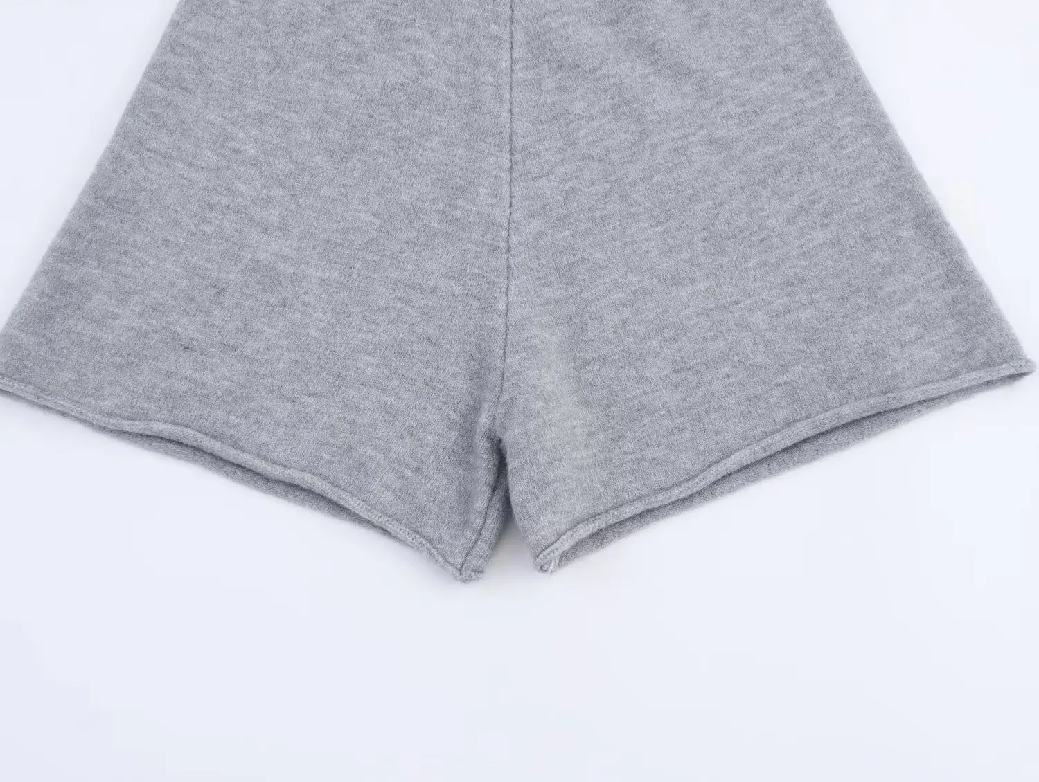 Celana Pendek Pinggang Tinggi Wanita Rajutan Dua Potong Set Pakaian Celana Pendek Rajutan Solid Musim Semi Musim Gugur Sweter Pullover Kerah V Lengan Panjang Wanita