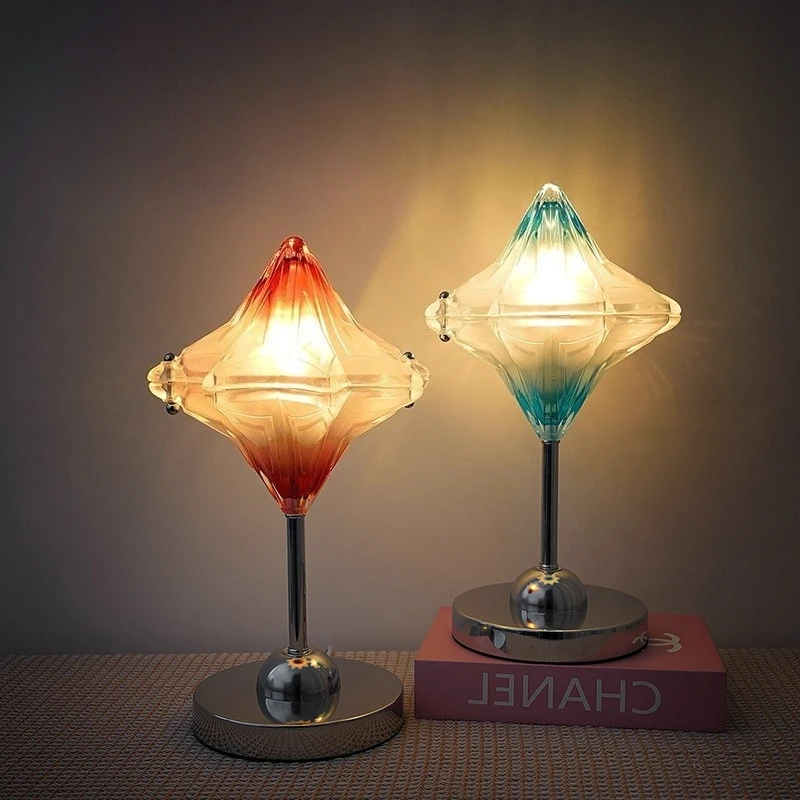 

Креативная и простая настольная лампа для спальни и кабинета, декоративная лампа-ночник в античном стиле со стеклянным плафоном в форме звезды