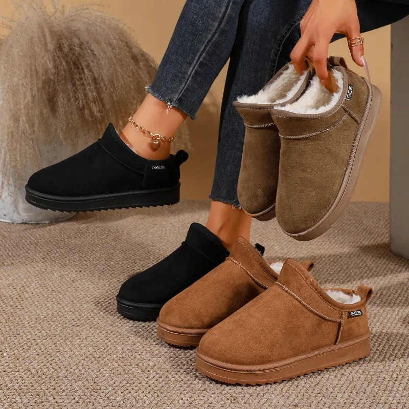 2026 Winter new style fashionable snow boots for women, outerwear with added insulation, large size, comfortable cotton shoes