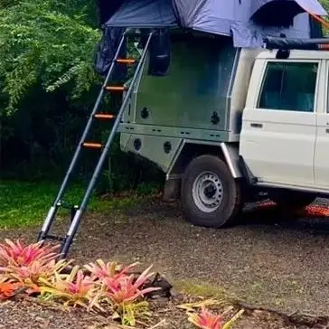 4 Person Aluminum Clamshell Hard Shell Roof Top Tent Waterproof Car Hardshell Rooftop Tent RTT Roof Top Camping Tent