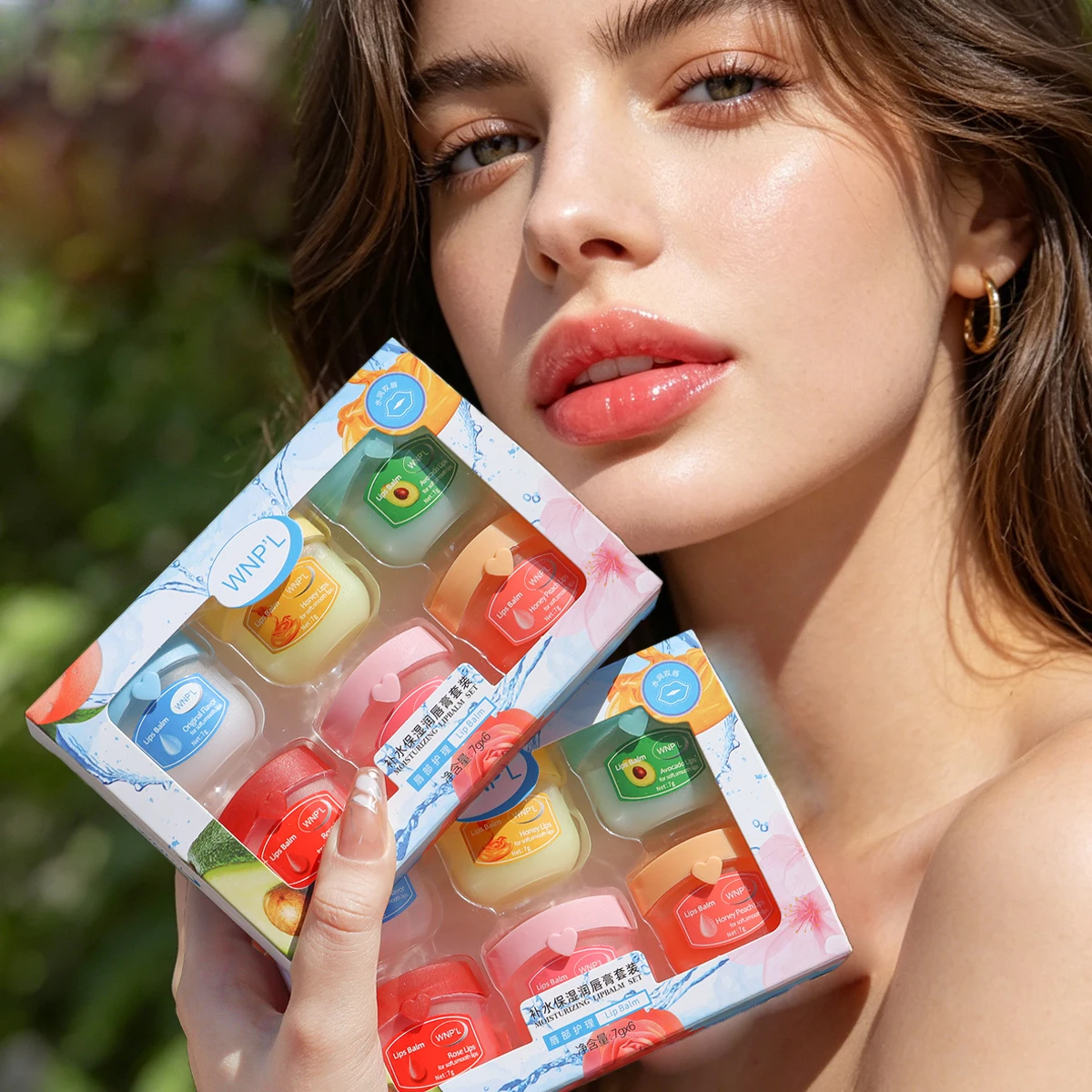 12pcs moisturizing lipstick set, which can deeply moisturize, brighten lips, care for lips, and is an ideal holiday gift