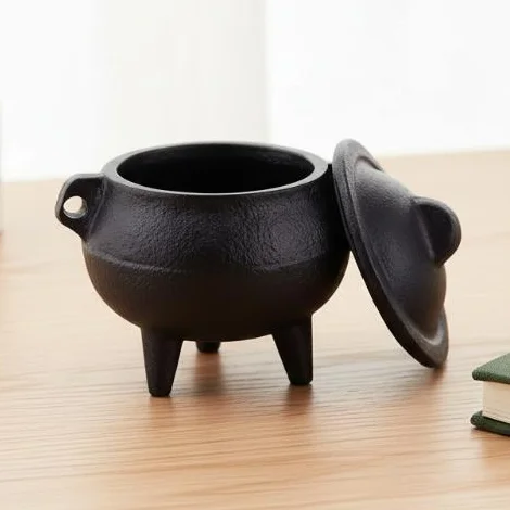 Mini Cast Iron Incense Sandalwood Holder Sage Smudge Pot Non-slip Portable Aromatherapy Burner for Travel Yoga Meditation Use