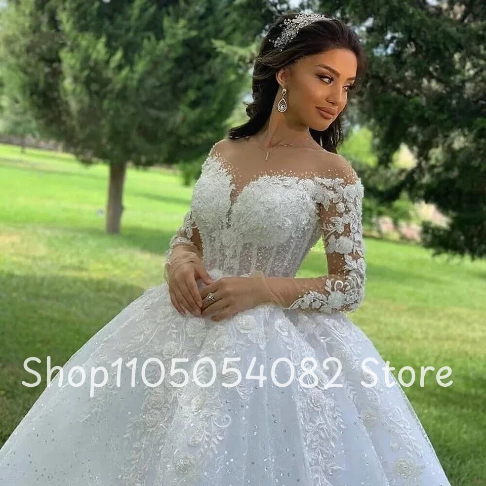 Customized Elegant Princess Wedding Dress Round Neck Beaded Tulle Long Sleeve Lace Appliques A-Line Pleated Arabian Bridal Gowns