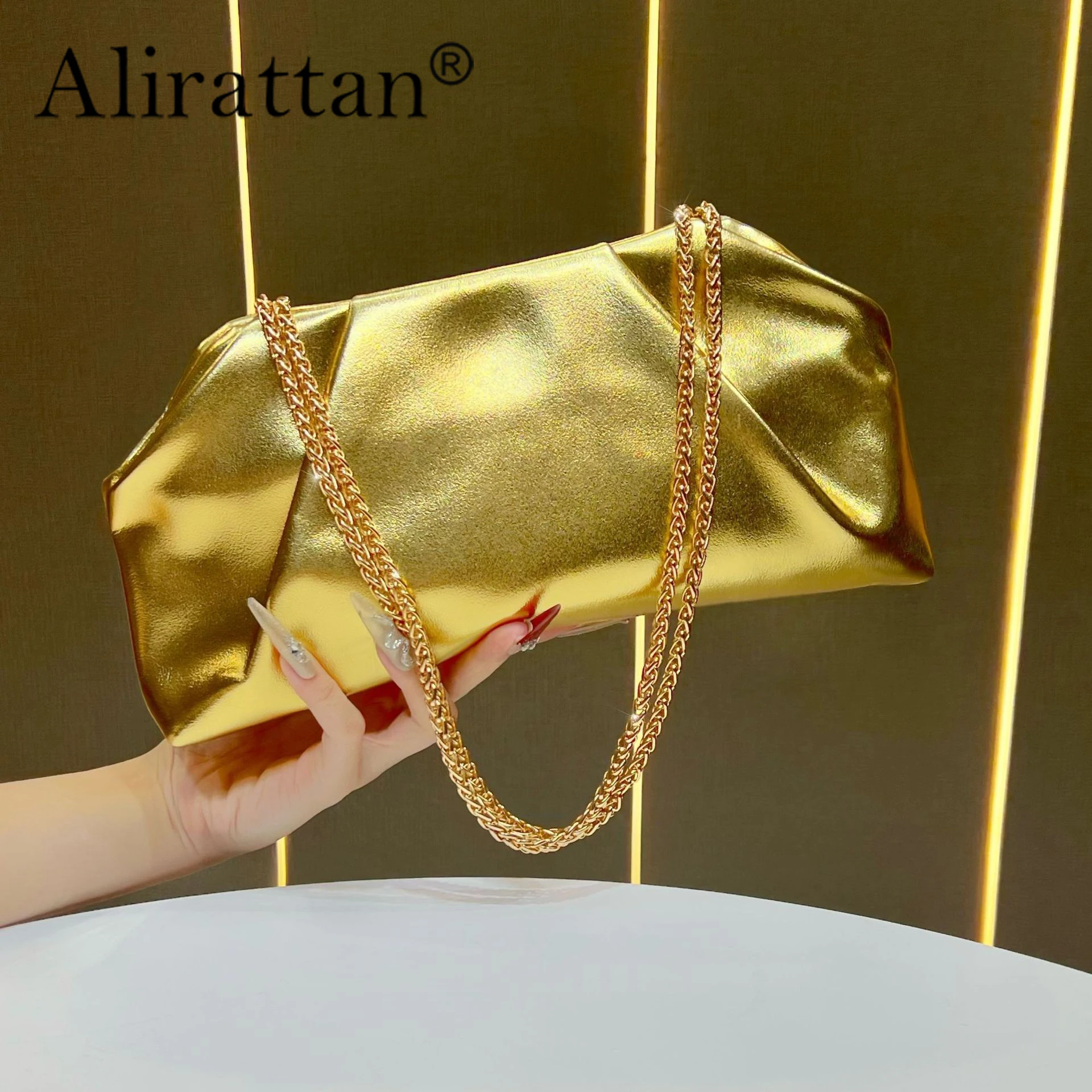 

Alirattan 2026 New Chain Bag Hand-Held Bag Women's Versatile Crossbody Bag Shoulder Bag High-end Handbag Dinner Bag