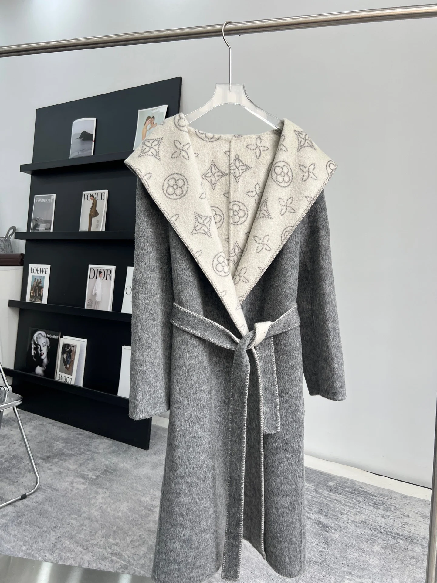 新しいスタイルのフード付きレースアップラグランスリーブ女性用両面プリントウールコート隠し斜めポケット秋冬オーバーコート