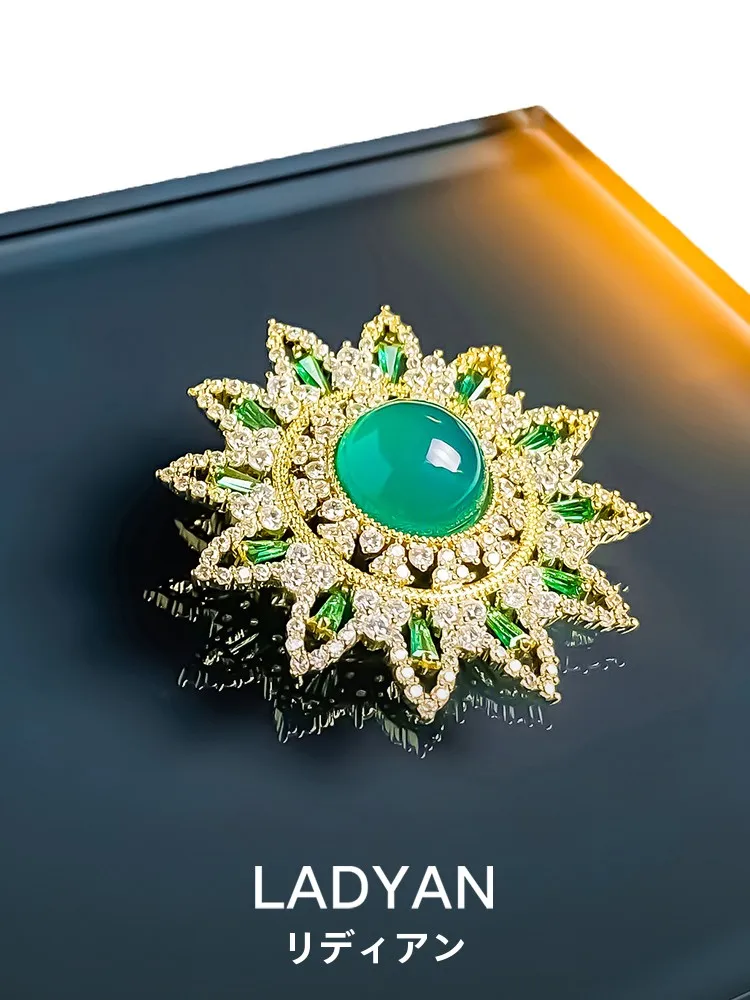 lidiyan-green-flower-brooch-pin-women's-design-sensation-british-retro-court-pin-suit-accessory-gold-color-floral-broach