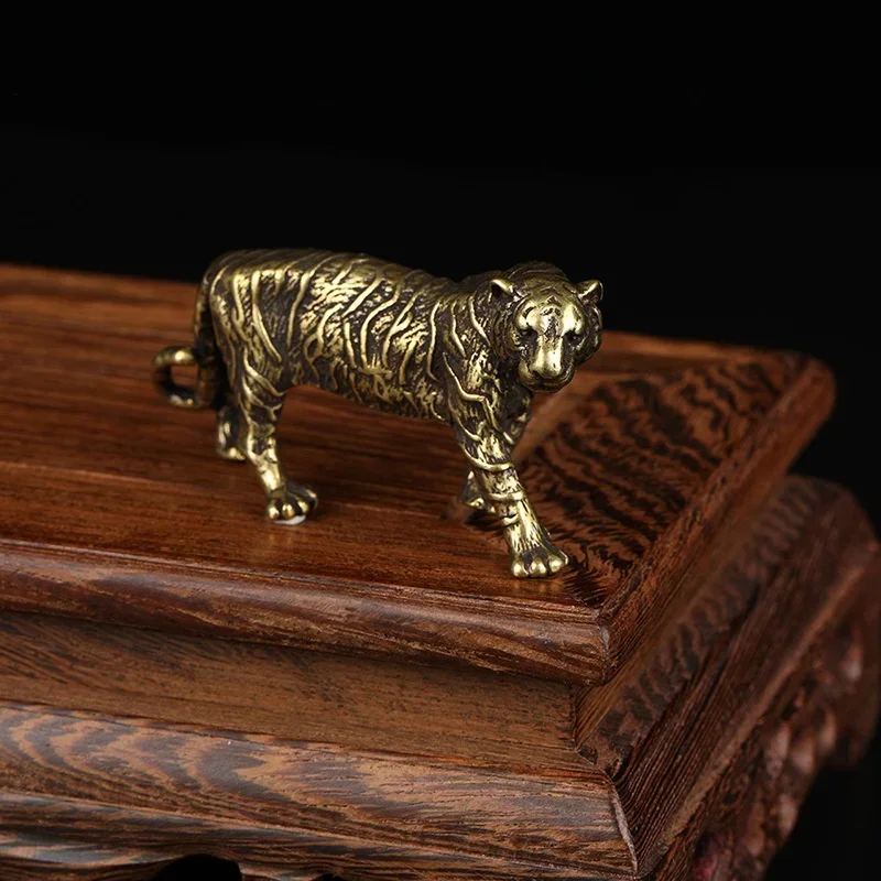 Neue Kreative Massive Messing-Tigerstatue Reines Kupfer Große Tigerfigur Vintage Tiermodell Miniatur Schreibtisch-Deko Ornament – Detail 4