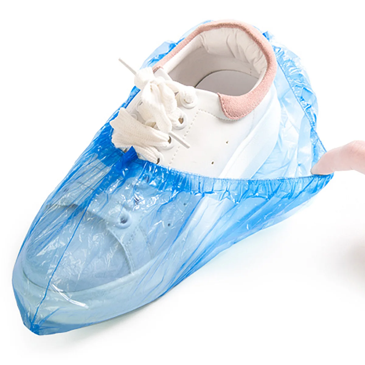 100 قطعة من أغطية الأحذية البلاستيكية خفيفة الوزن للاستعمال مرة واحدة لحماية الأرضية وتصميم السجاد وتنظيف البولي إيثيلين المقاوم للماء