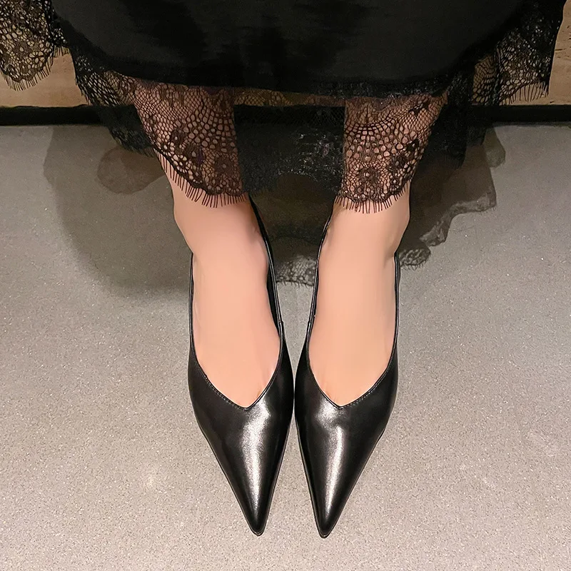 Arden Furtado 2025 Summer Kitten heel cowhide Closed toe Sandals Pointed toe Back Strap Stilettos heel Modern Sandals Large size