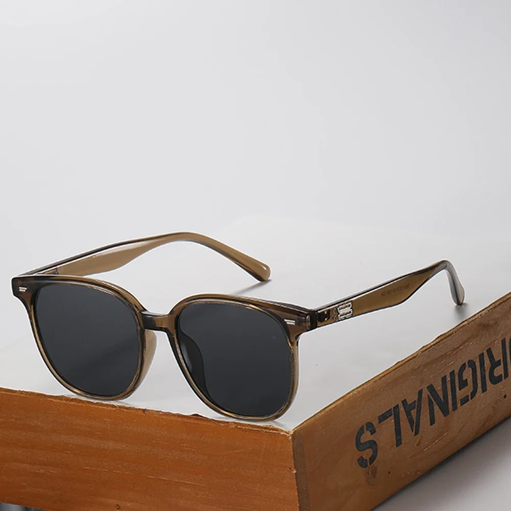 VEITHDIA Classic Fashion Sunglasse TR90 Frame Sunglasses Polarized UV400 Lens Vintage Eyewear Sunglasses For Male Female VT05801
