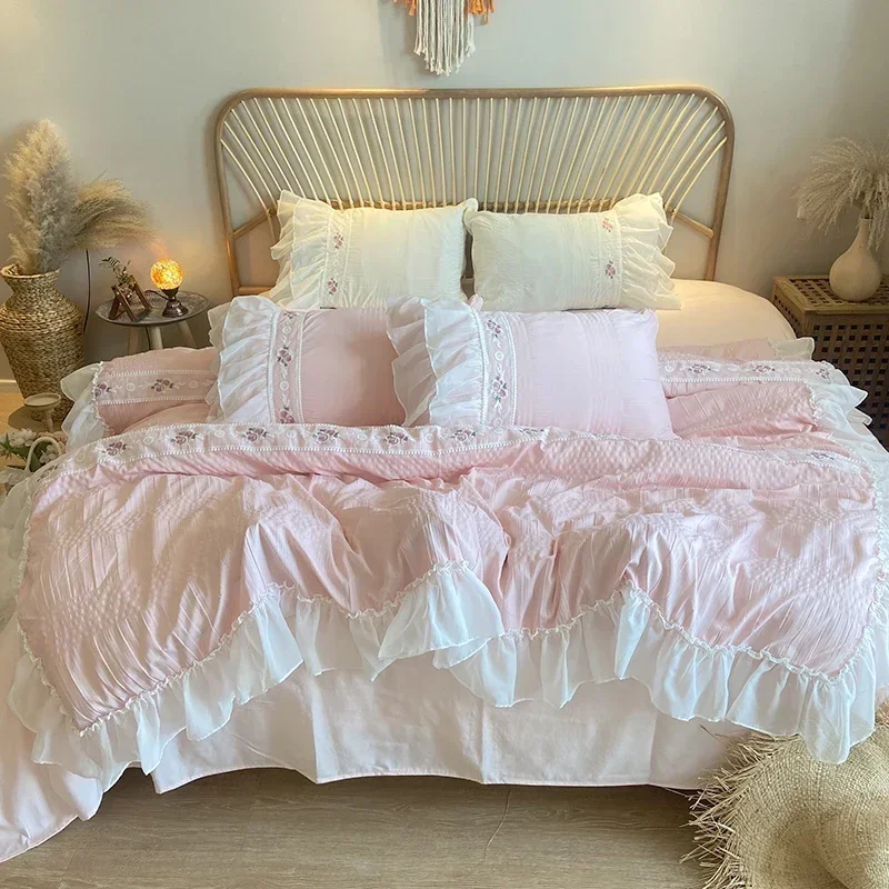 

Pink Korean Princess Style Lace Ruffles Wedding Bedding Set Seersucker Washed Cotton Soft Duvet Cover Set Bed Sheet Pillowcases