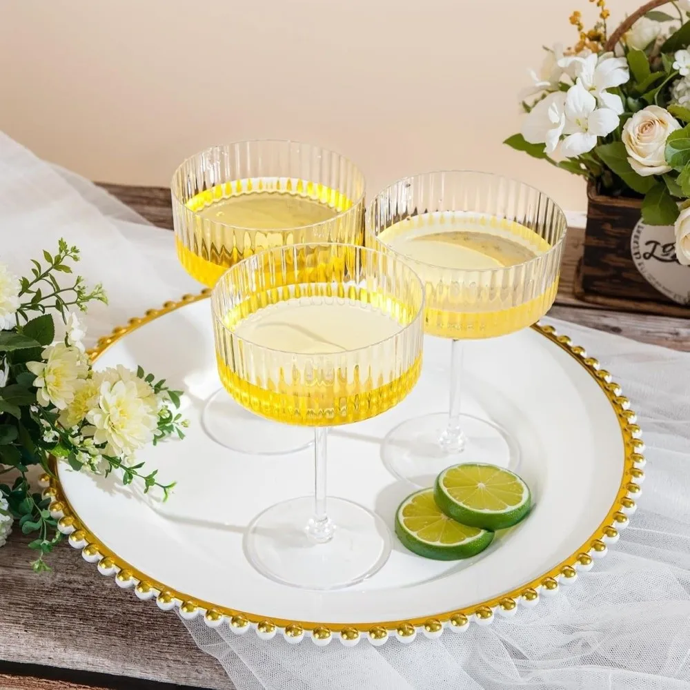 Plastik-Martini-Gläser Abnehmbare Transparente Gerippte Martini-Gläser Champagner-Turm Einweg-Dessertbecher