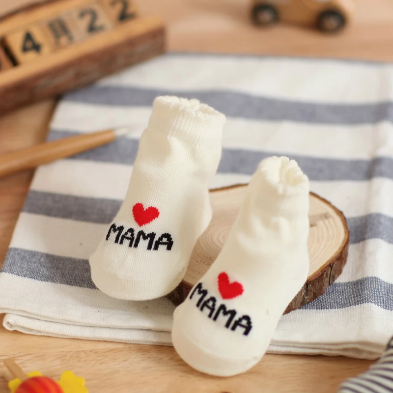 2 Pairs Newborn Baby Socks Printed I Love Mama/Papa Crew Socks Autumn Spring White Cute Floor Socks Infant Clothes Accessories
