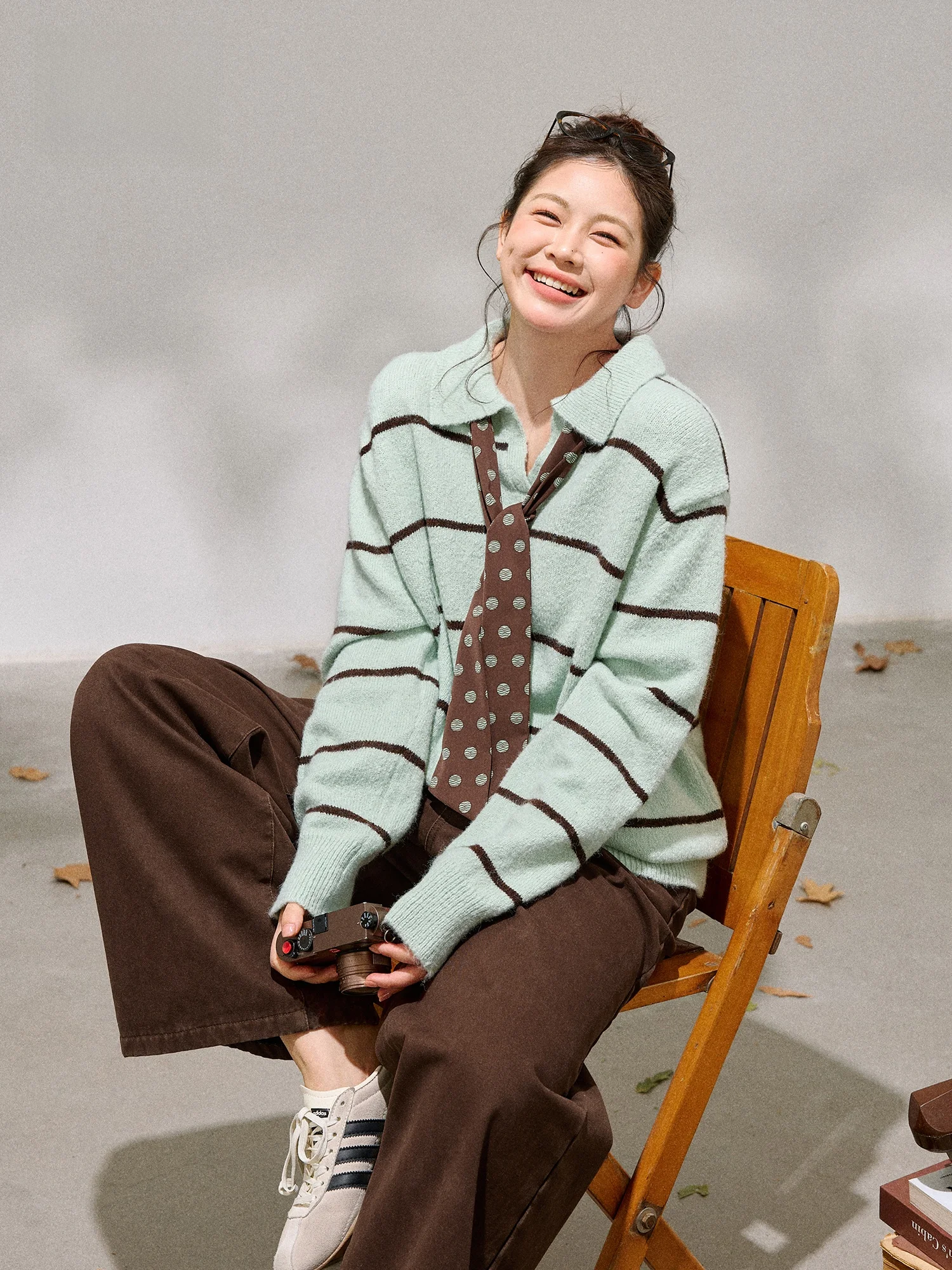 

Комплект женской одежды больших размеров в корейском стиле: облегающий свитер в молочную полоску и повседневные брюки от Zhang Adult