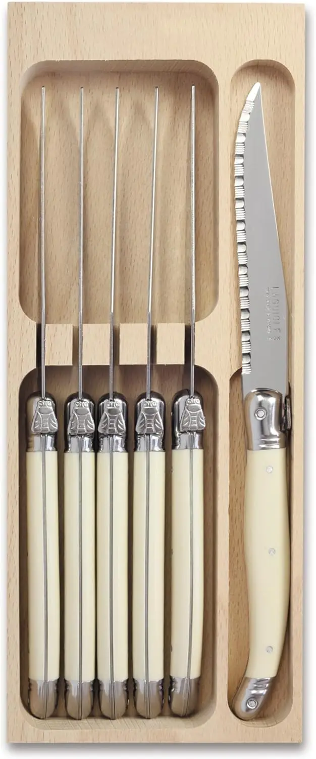 

Набор из 6 стейк-ножей с лезвиями из нержавеющей стали и рукоятками из смолы цвета слоновой кости