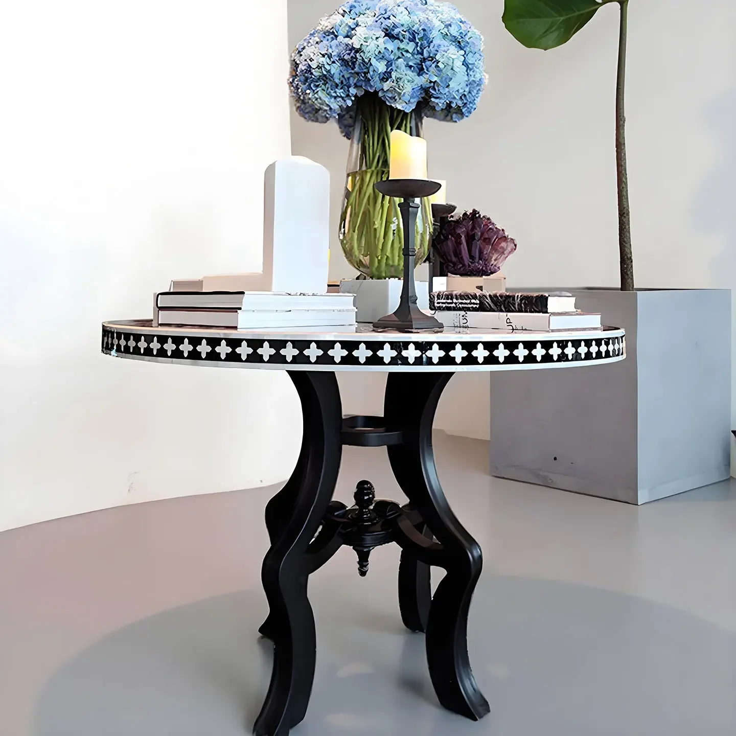 Mesa de jantar redonda de madeira maciça H5.26, estilo luxo leve, mesa de jantar, suporte de exposição para lobby, mesa de centro pintada.