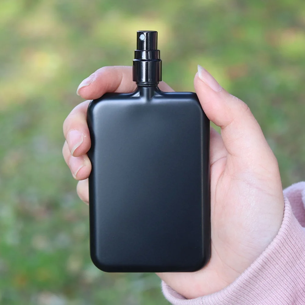 Ultrathin Portable Whiskey Flask Leak Proof Pocket Hips Flask With Spray Nozzle Stainless Steel
