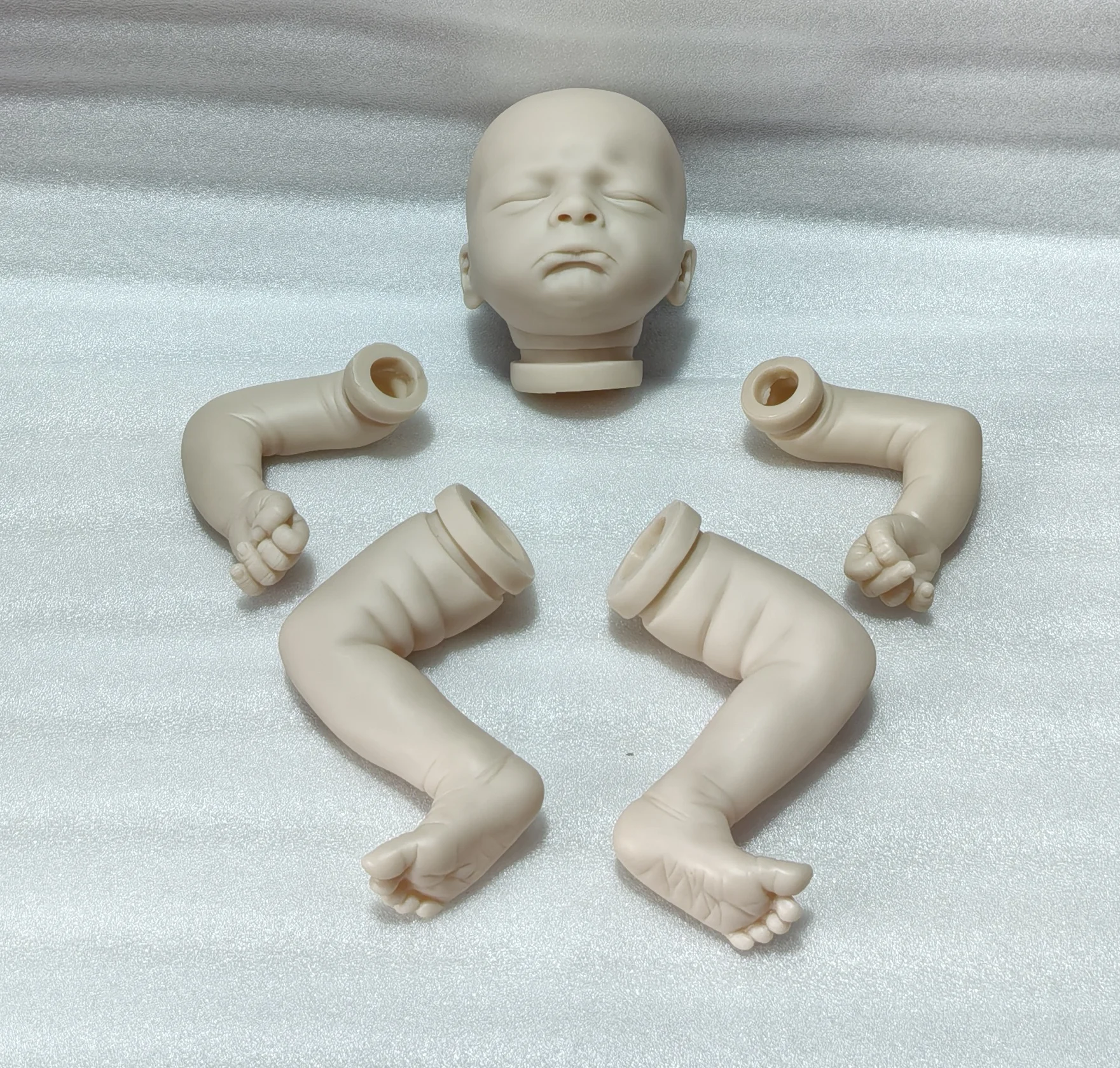 

19-дюймовый комплект куклы Milan Reborn NPK — реалистичный спящий ребенок с тканевым корпусом, свежий цвет, мягкий на ощупь, для коллекционеров и игр