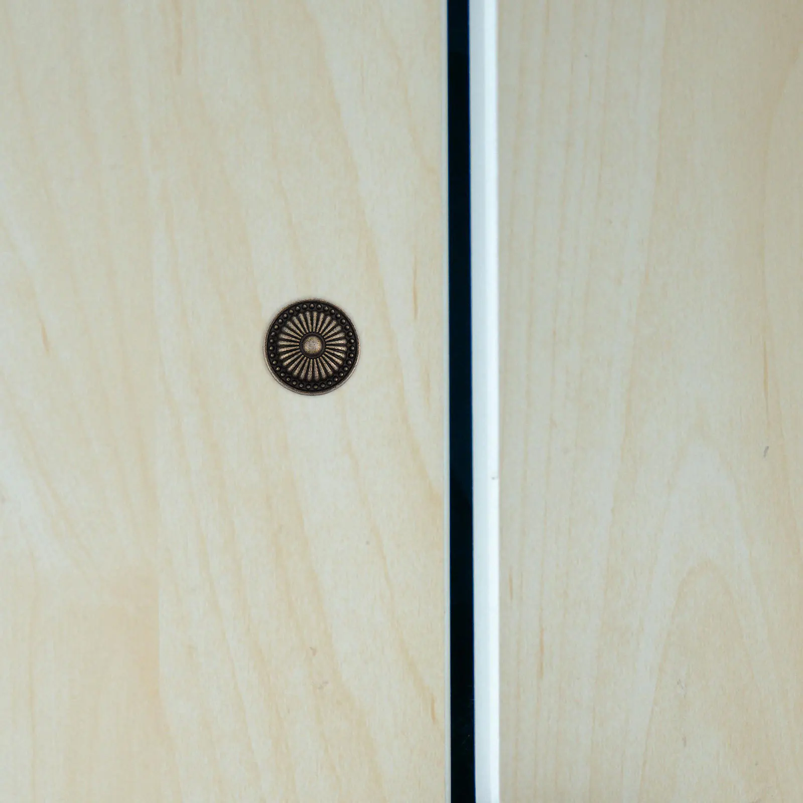 

8Sets Zinc Alloy Round Vintage Drawer Pull Handle Single Hole Decorative Cabinet Hardware for Dressers Cabinets