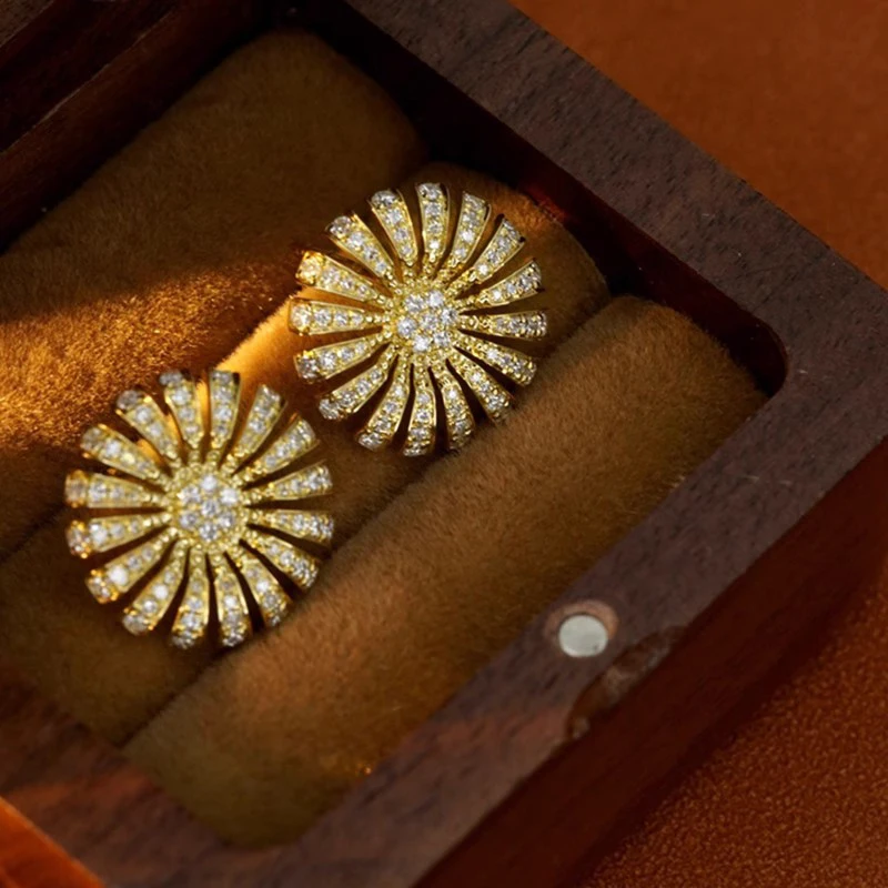 Huitan Graceful Gold Color Flower Earrings Lady Shiny Zirconia Jewelry for Engagement Aesthetic Ear Stud Accessories for Wedding