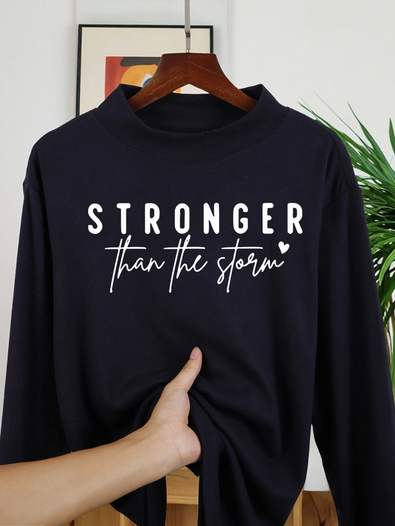 Stronger Than The Storm Print Herren Langarmhemden Verdickte Passform Tops Mittelkragen Warme Kleidung Samt Fleece Neue Kleidung