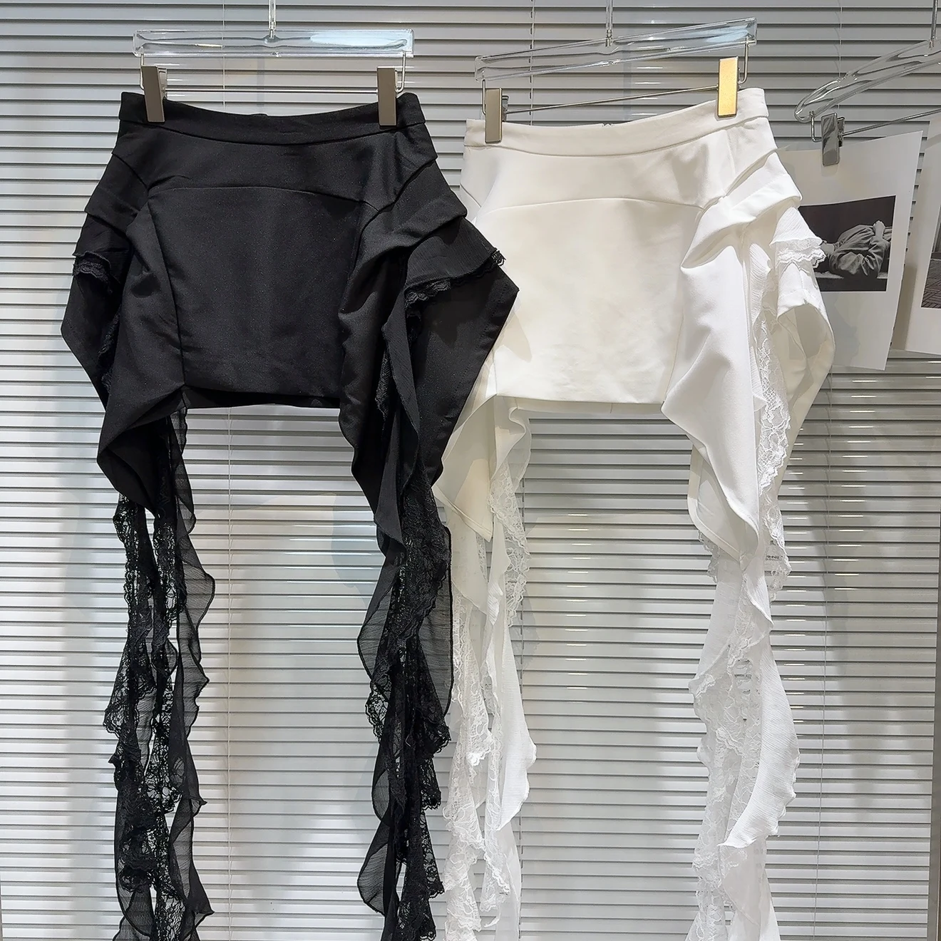 

Весна 2024, милая асимметричная кружевная мини-юбка, однотонные юбки с оборками и поясом, милые универсальные юбки для девочек на весну и лето