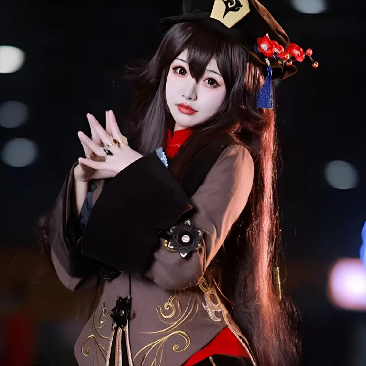 شعر مستعار جينشين إمباكت هو تاو التأثيري، ذيول مزدوجة ذات طبقات متدرجة طويلة مع مشابك شعر مستقيمة ناعمة #1