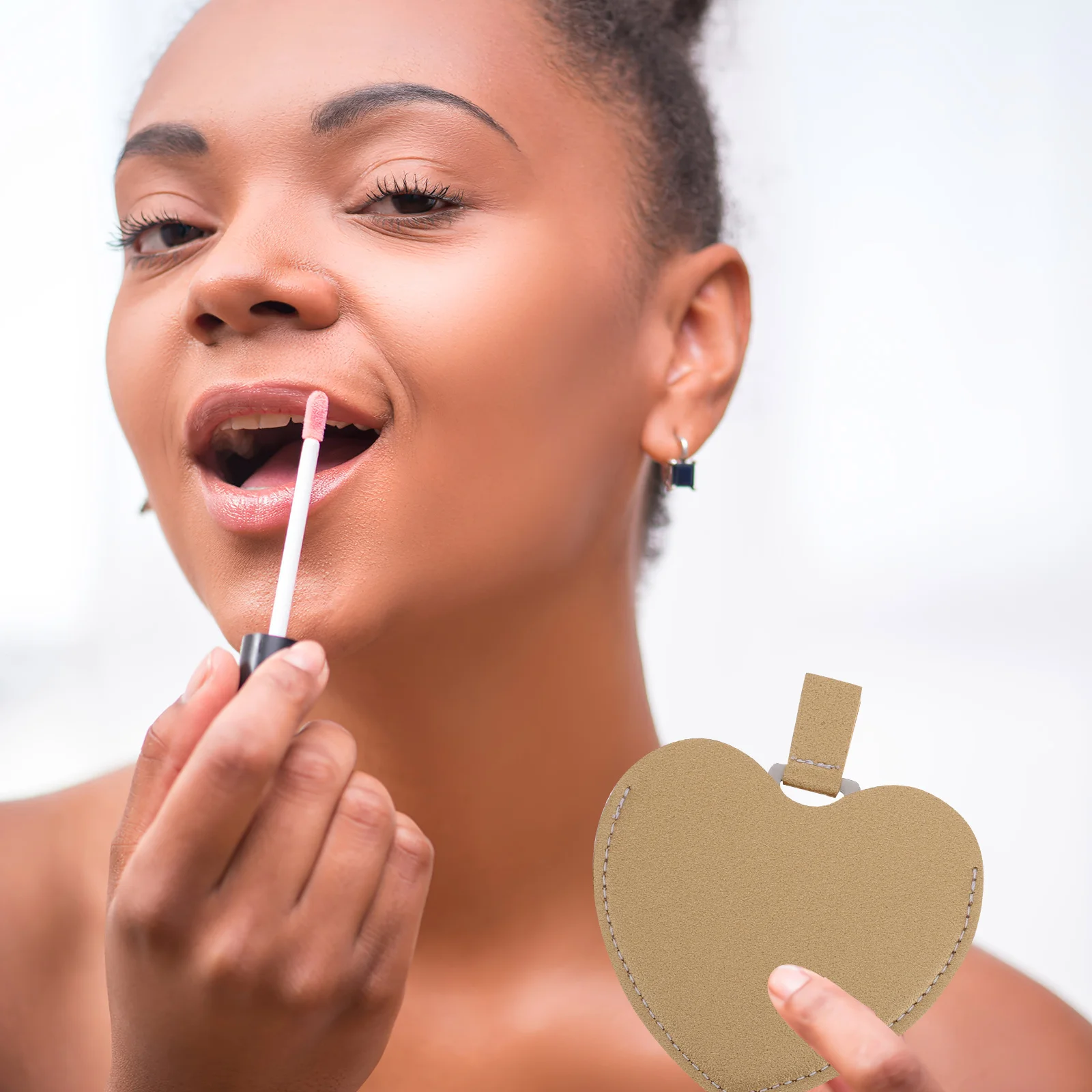 2 قطعة مرآة مكياج محمولة على شكل قلب صغيرة من الفولاذ المقاوم للصدأ مرآة محمولة باليد للاستخدام الشخصي والسفر