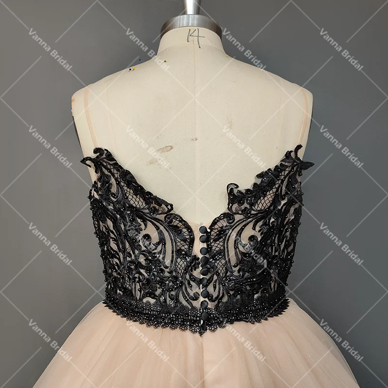 Two Tone Black Applicaties Wedding Baljurken Plus Size Drop Ship Spaghettibandjes Knoppen Backless Fluffy Tulle Bridal Jurk