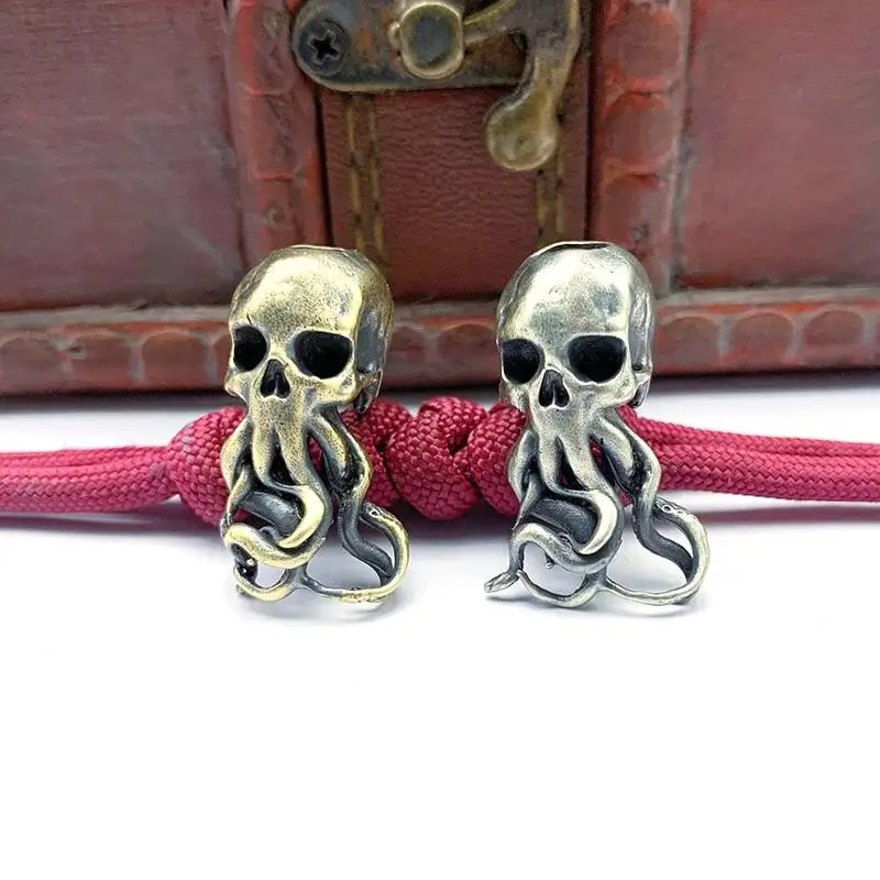 Punk Retro Octopus Skull Head Knife Beads Creative Keychain Pendants Jewelry Umbrella Rope Hangings EDC Outdoor DIY Accessories