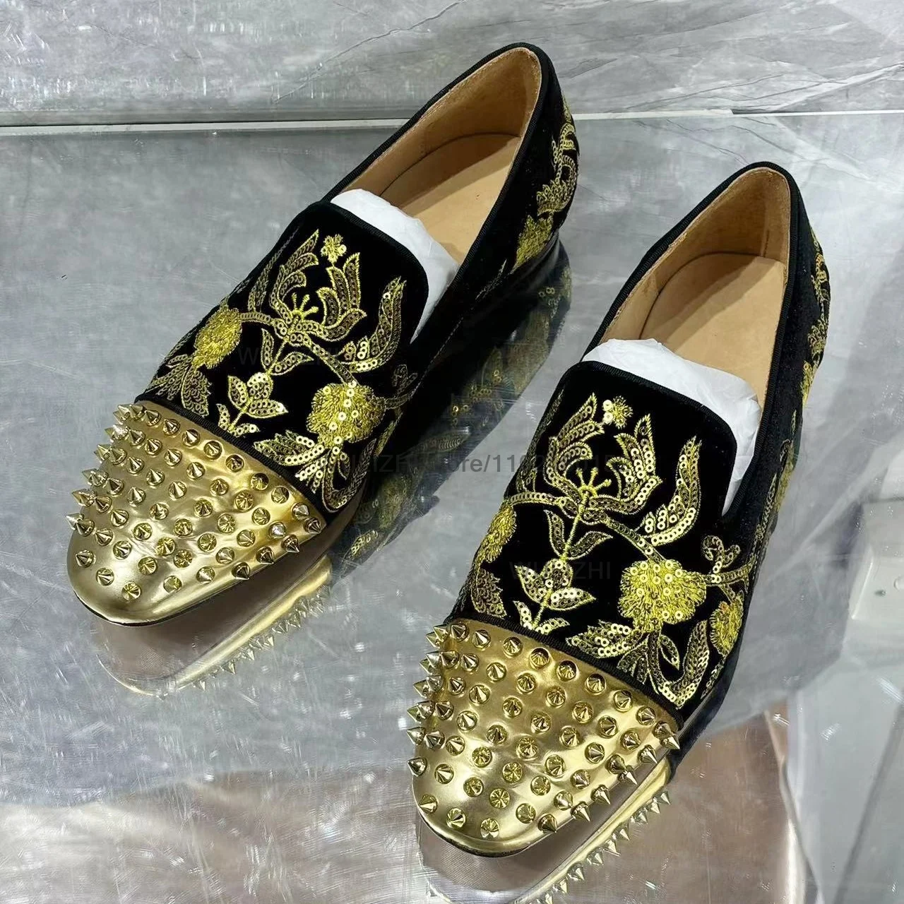 Gold Embroidery Pattern Loafers Men Evening Party Flat Shoes Red Suede Dark Pattern Flower Graffiti Leather Rivet Bling Mules