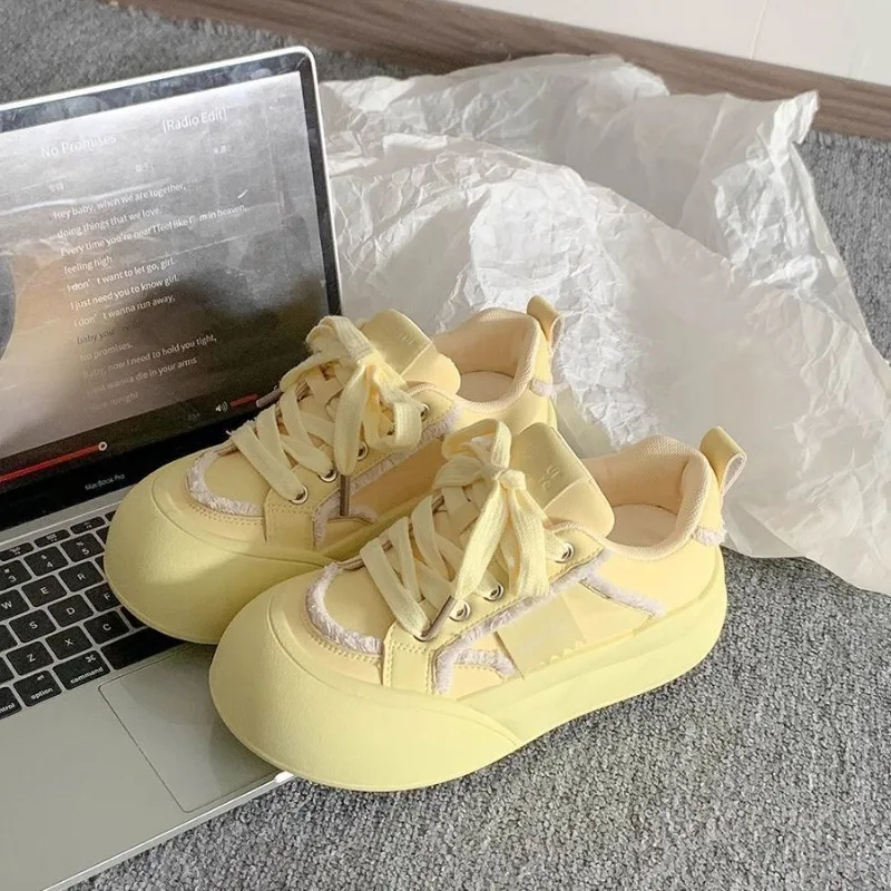 

Fashion Sneakers for Women 2025 New Spring and Autumn Versatile Shoes, Thick-soled White Sneakers, Niche Bread Shoes for Women