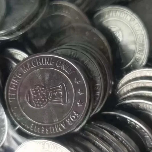 Não será enviado se comprado separadamente, 100 peças em uma embalagem. Fichas de jogo personalizadas para máquina de venda automática de cartões de jogo, adesivos de tatuagem e postais.